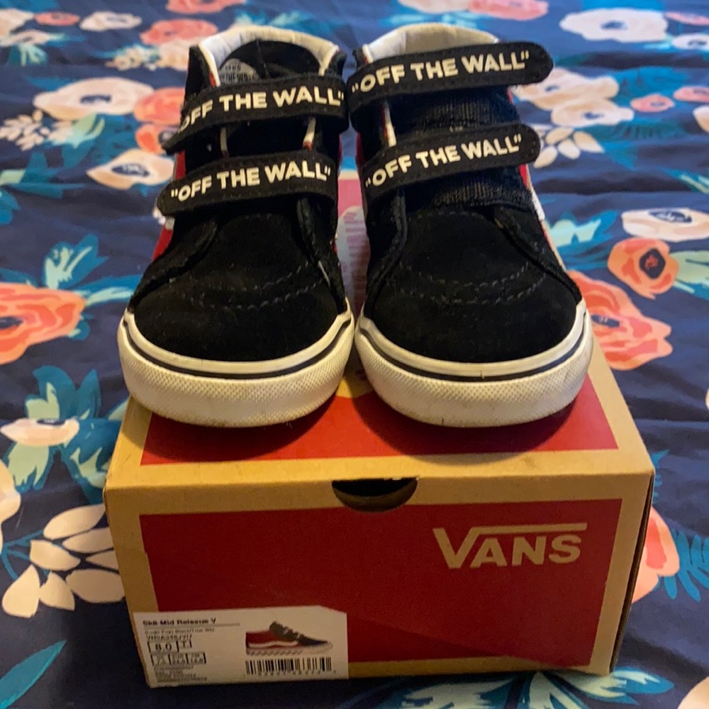 Toddler vans size 8 black red barely worn